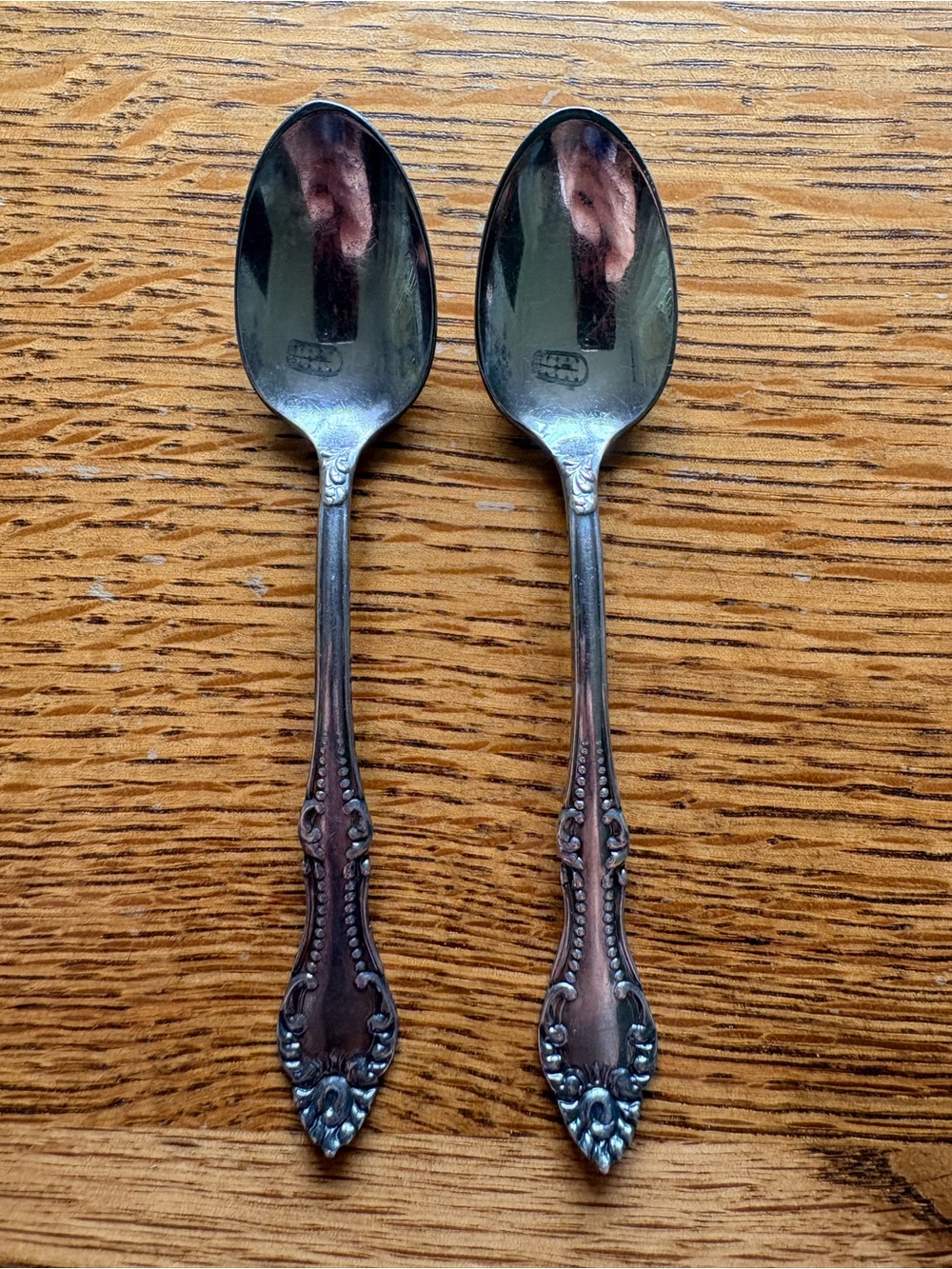 WM. A. Rogers A1 Vintage 1960’s? Stainless Decorative 4.5” Spoons - Set of 2